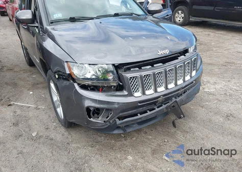 2017 Jeep Compass Latitude 4X4 from USA, damaged, VIN 1C4NJDEB6HD173093